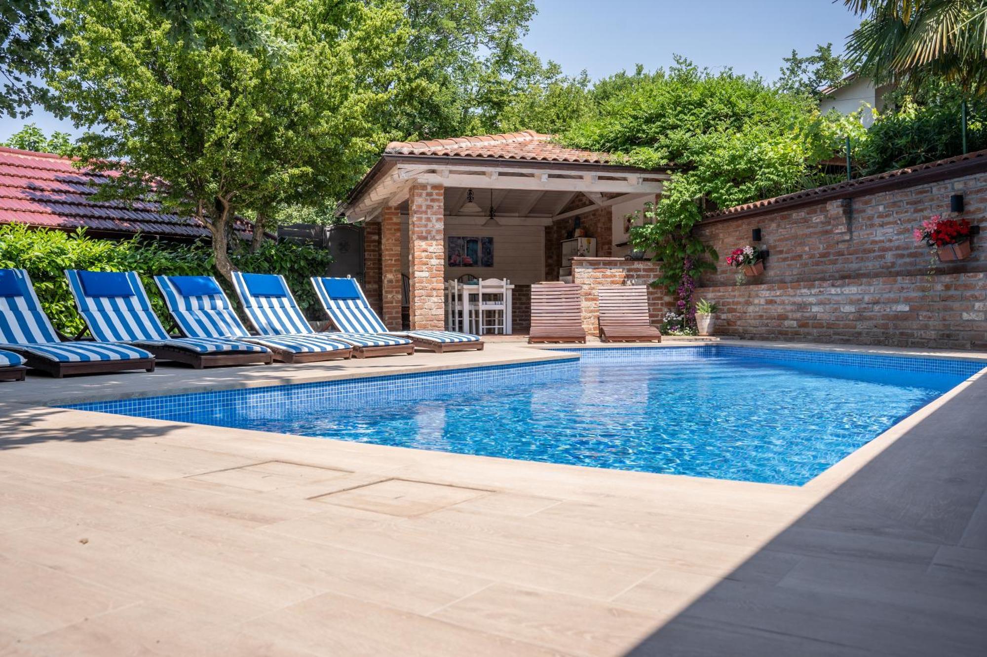Villa Amalia Apartments Malinska Exterior photo